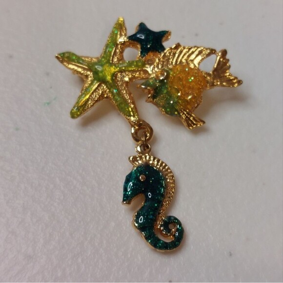 Vintage Jewelry - Vintage Gold Tone Enameled Sea Creatures Brooch Pin Fish Seahorse Starfish